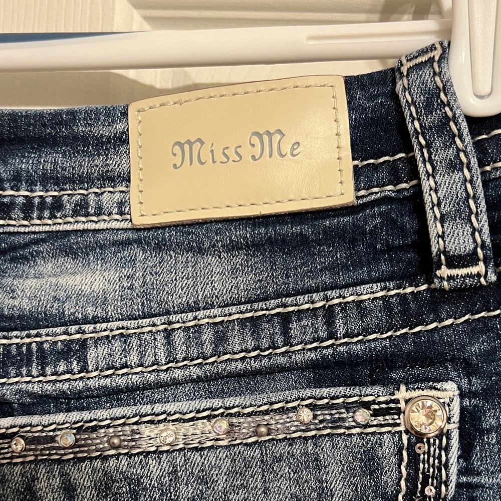 Miss Me Dark Wash Jean Shorts - Picture 5 of 6